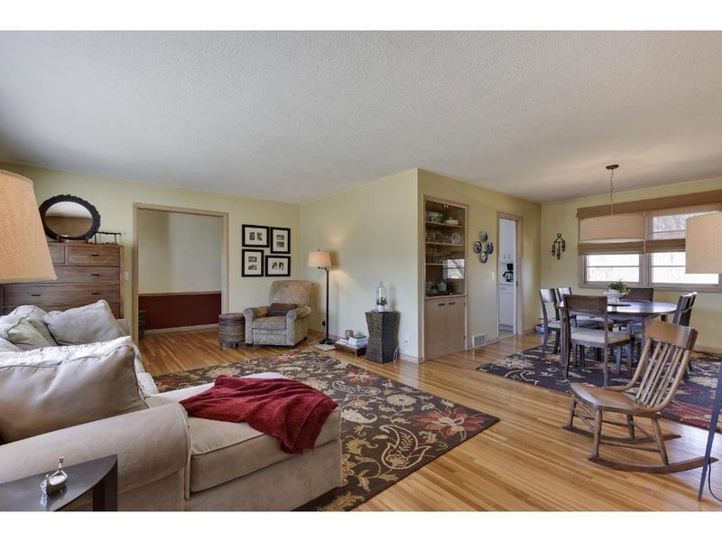 6024 Abbott Ave, Edina, MN 55410