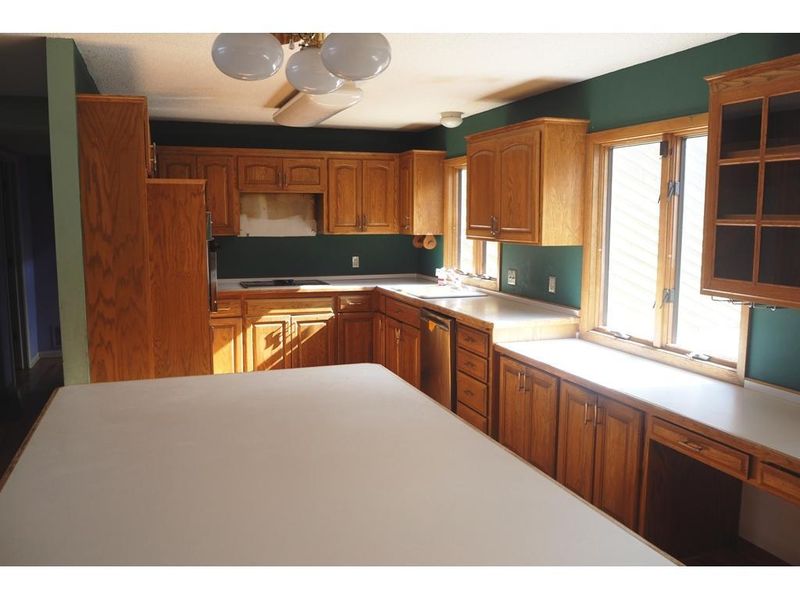 2820 S Shore Dr, Prior Lake, MN 55372