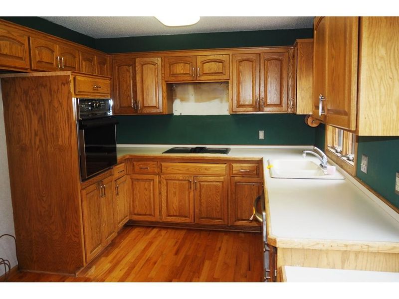 2820 S Shore Dr, Prior Lake, MN 55372