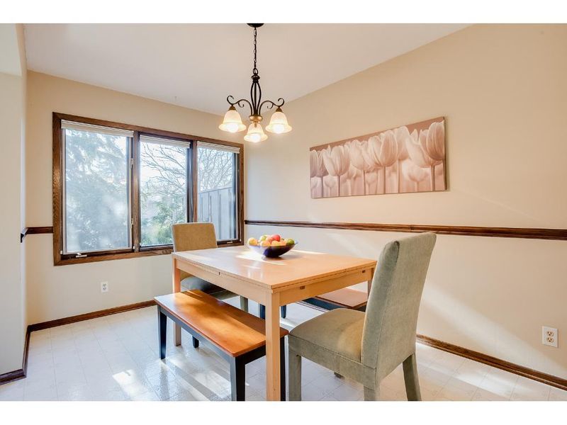 230 Windsor Ln, New Brighton, MN 55112