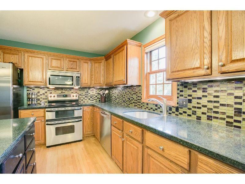 4420 Harbor Place Dr, Shoreview, MN 55126