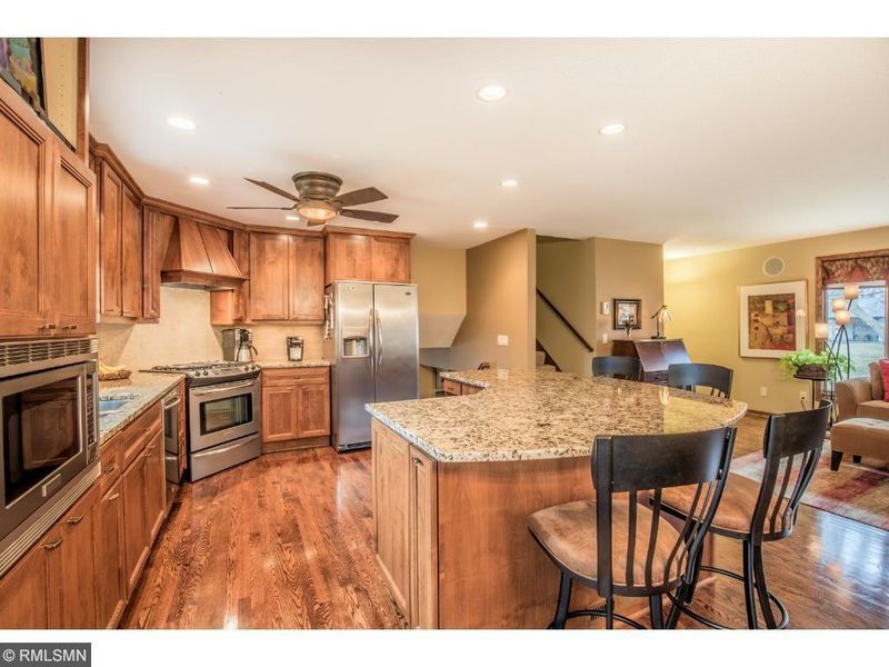 6384 Pineview Ln N, Maple Grove, MN 55369