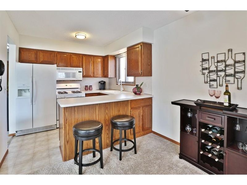 6232 Annapolis Ln N, Maple Grove, MN 55311
