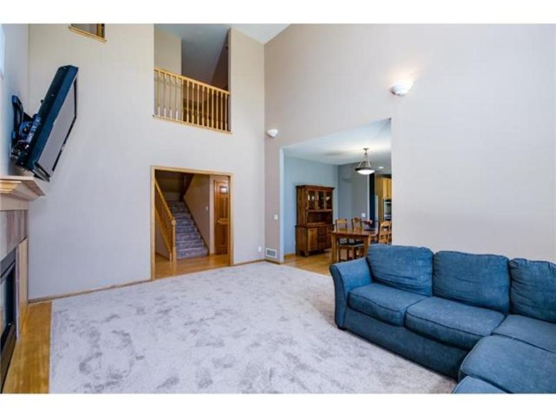 10011 Gristmill Rg, Eden Prairie, MN 55347