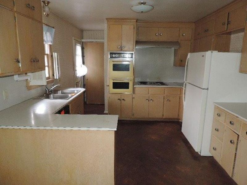 5207 Ewing Ave N, Brooklyn Center, MN 55429