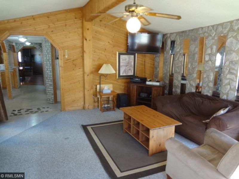 506 Madison St, Anoka, MN 55303