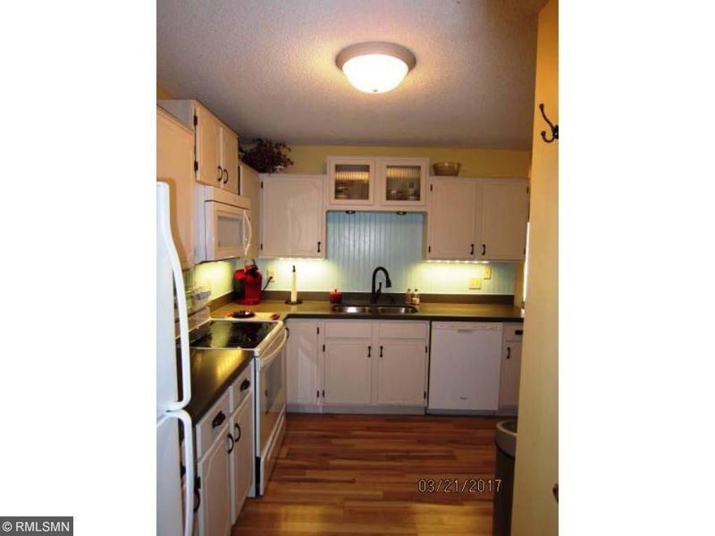 2258 Pinehurst Ln, Stillwater, MN 55082