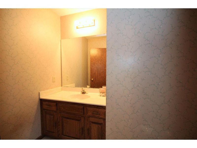 15008 Viewcrest Ln, Burnsville, MN 55306