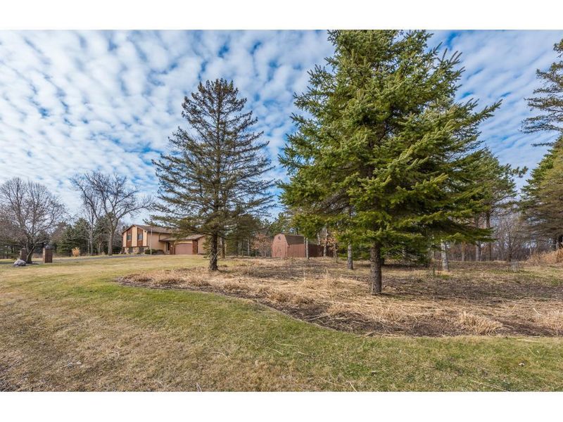 8000 Ox Yoke Cir, Minnetrista, MN 55359