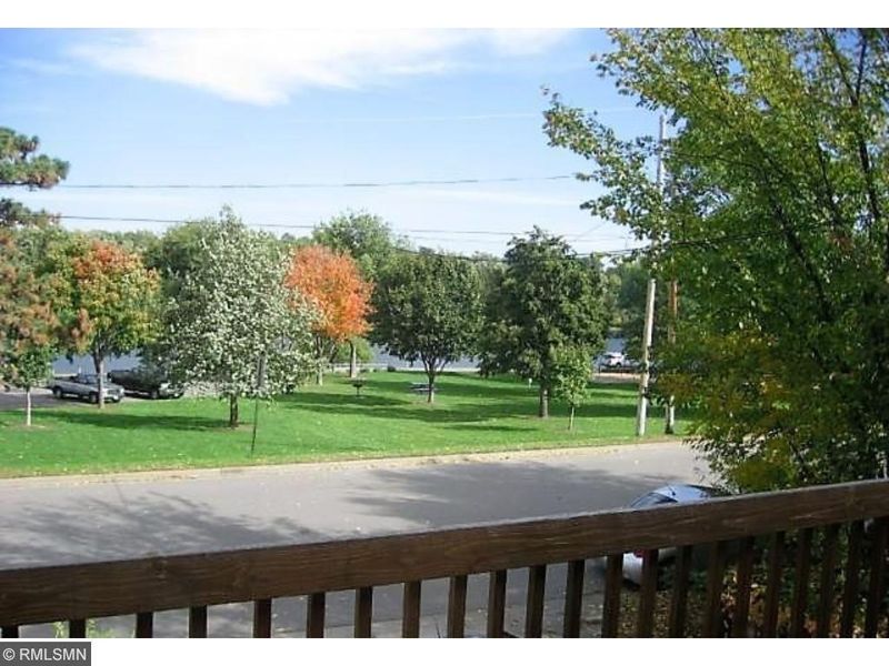 806 E River St, Monticello, MN 55362