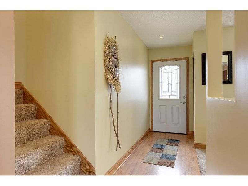 11464 Kensington Dr, Eden Prairie, MN 55347