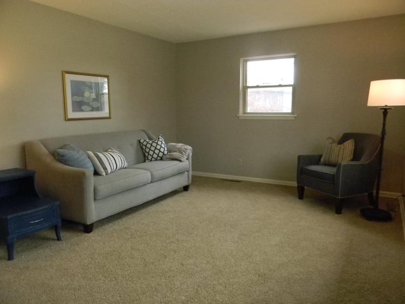 624 W 2nd St, Waconia, MN 55387