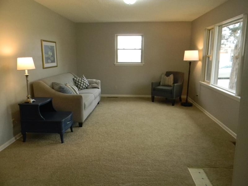 624 W 2nd St, Waconia, MN 55387