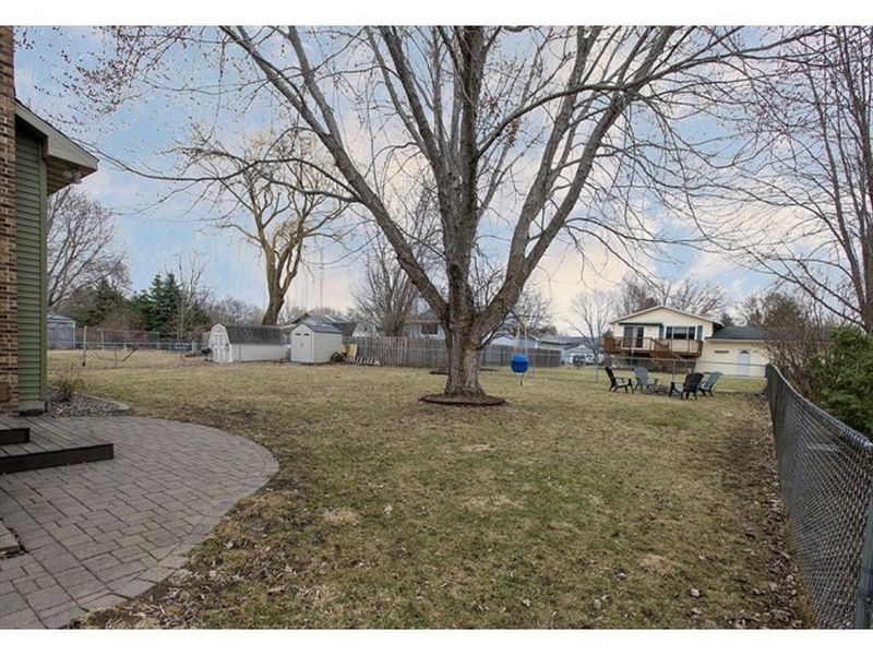 11533 100th Place N, Maple Grove, MN 55369