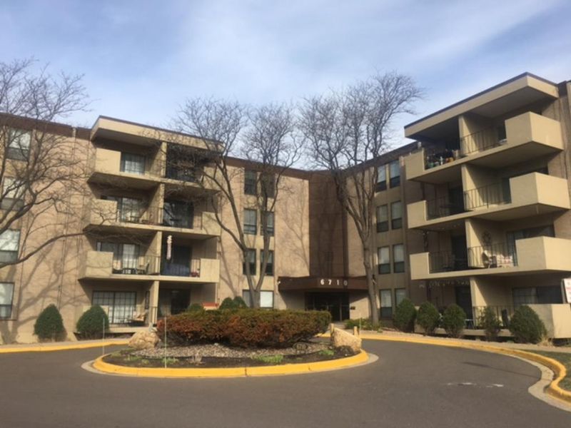 6710 Vernon Ave S #305, Edina, MN 55436