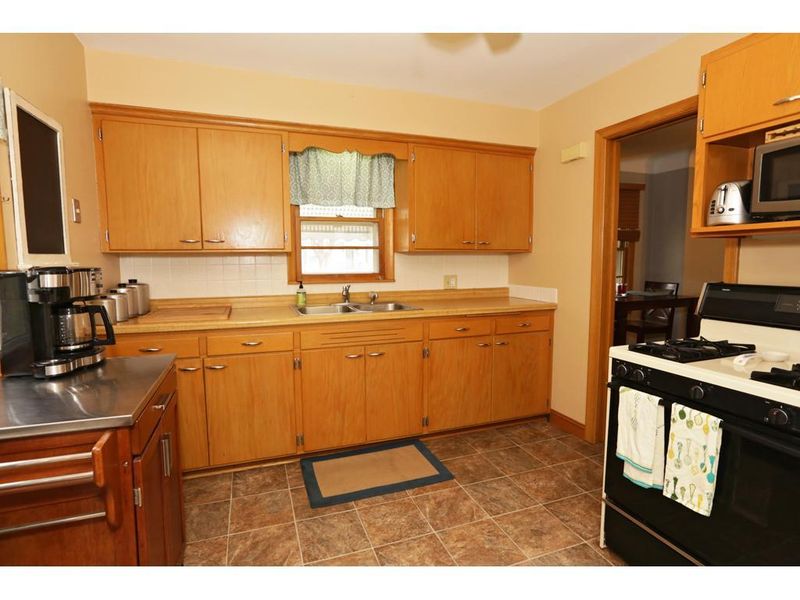 245 13th Ave N, South Saint Paul, MN 55075
