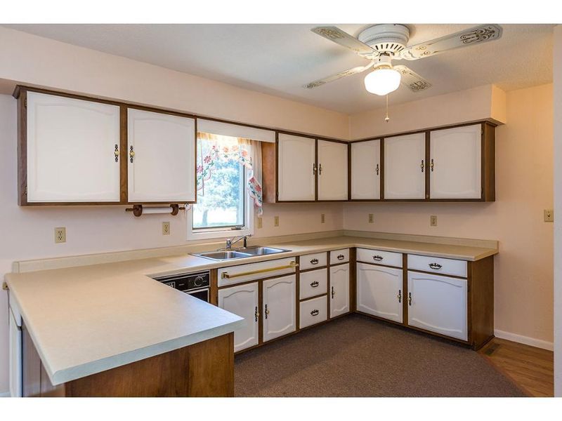 1205 N High St, Lake City, MN 55041
