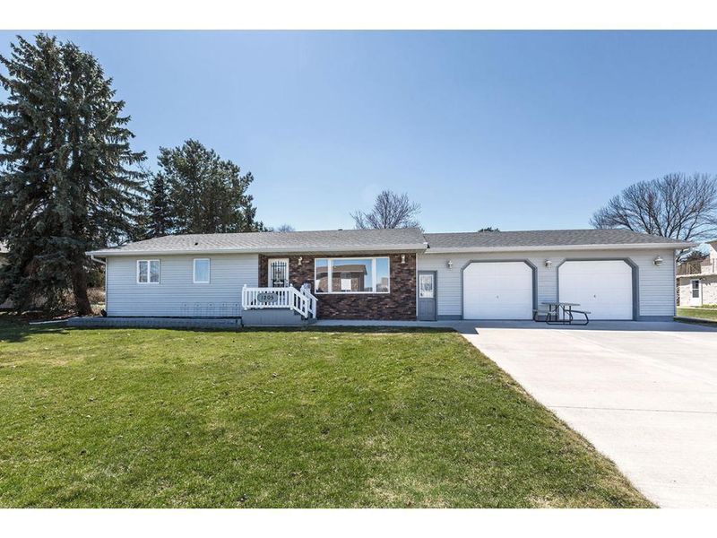 1205 N High St, Lake City, MN 55041