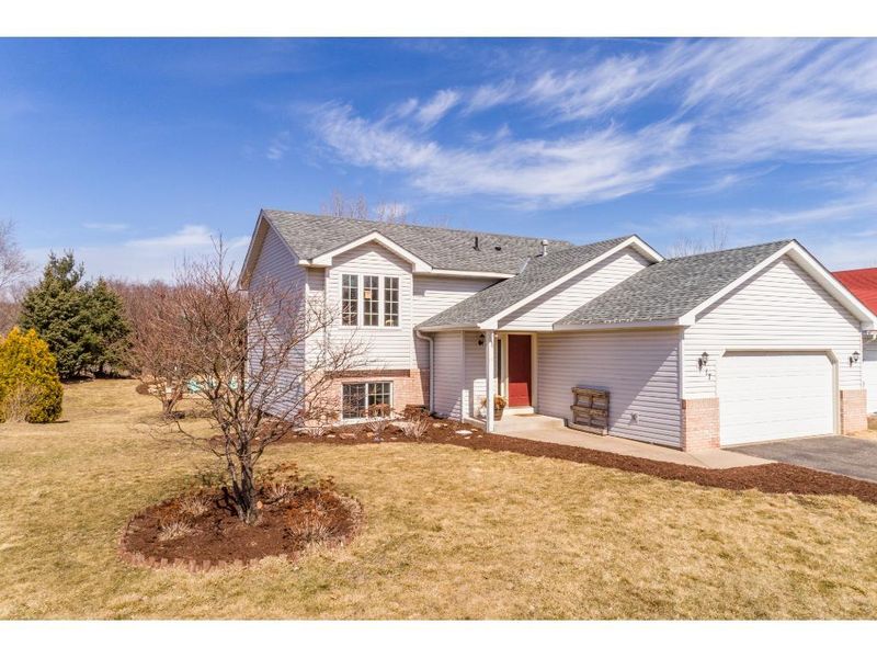 17 Elm St, Lino Lakes, MN 55014