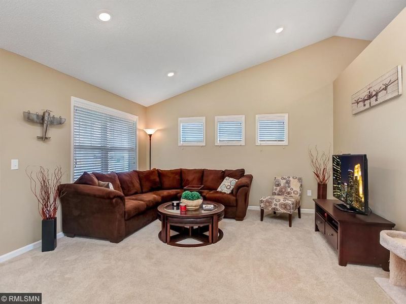 1156 140th St E, Rosemount, MN 55068