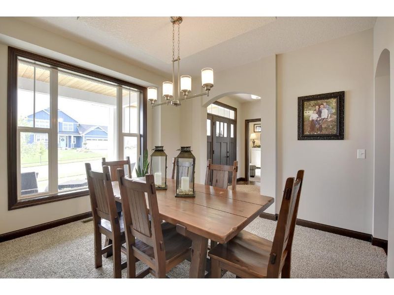 1156 Symphony Ln, Chaska, MN 55318