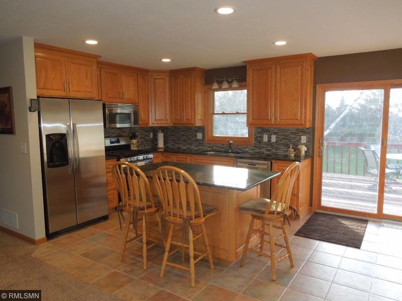 1200 Lilac Cir, Victoria, MN 55386