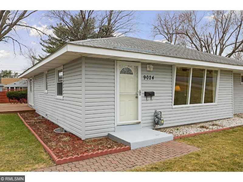 9024 11th Ave S, Bloomington, MN 55420