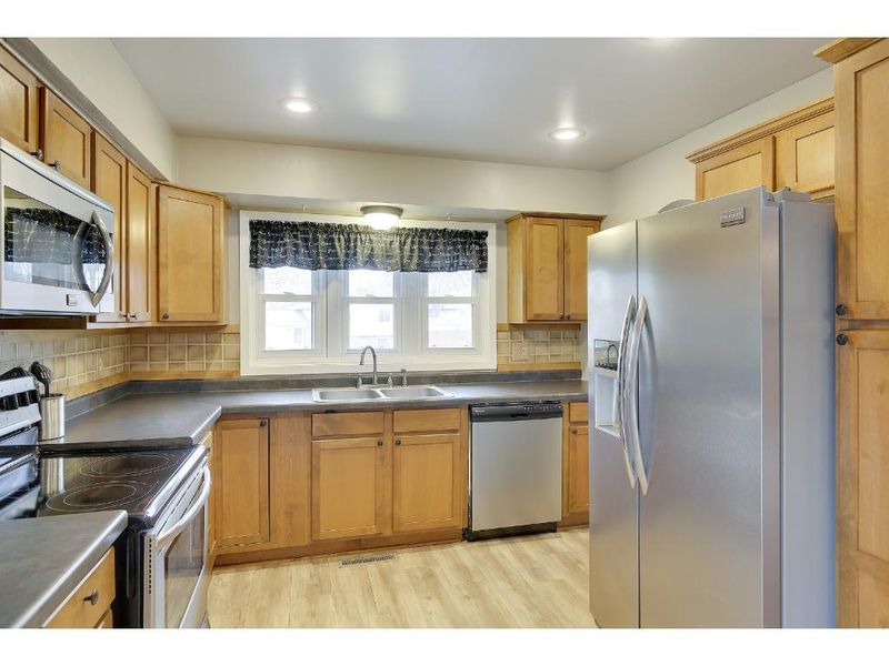 11492 99th Pl N, Maple Grove, MN 55369