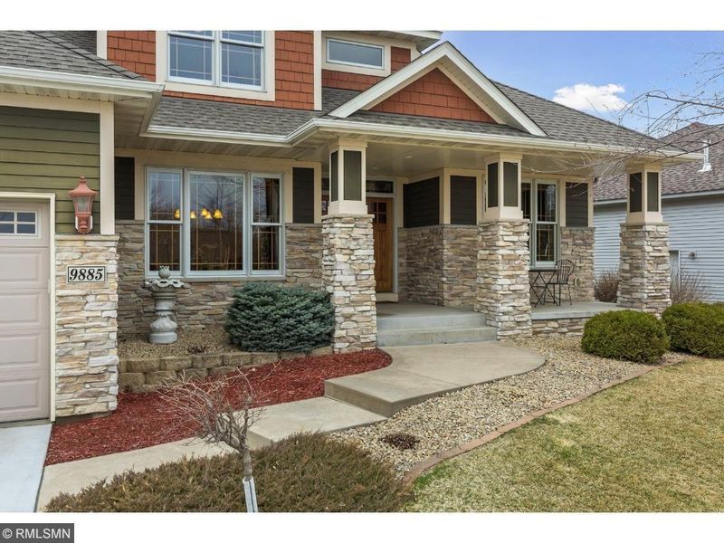 9885 Walnut Grove Ln N, Maple Grove, MN 55311