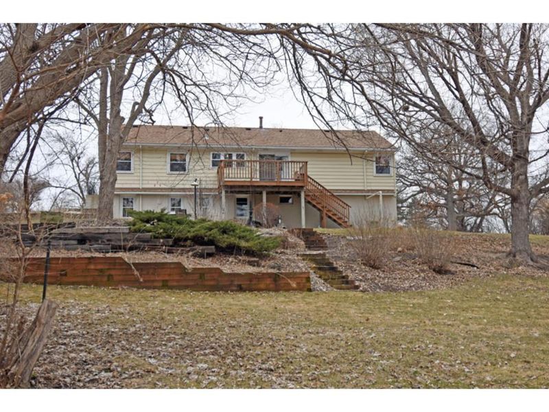 7309 Ridgeway Rd, Golden Valley, MN 55427