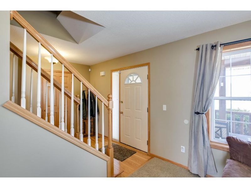3941 Homestead Dr, Woodbury, MN 55125
