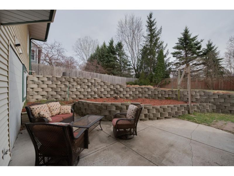 19001 Pleasantview Rd, Eden Prairie, MN 55346
