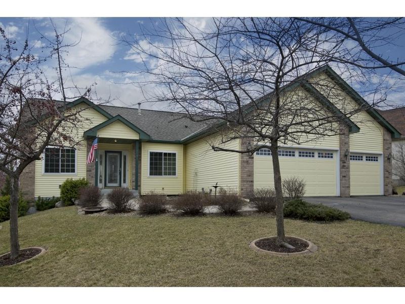 1161 Falls Curve, Chaska, MN 55318