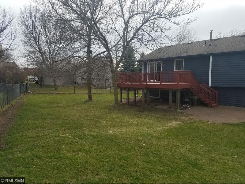 13925 York Ave S, Burnsville, MN 55337
