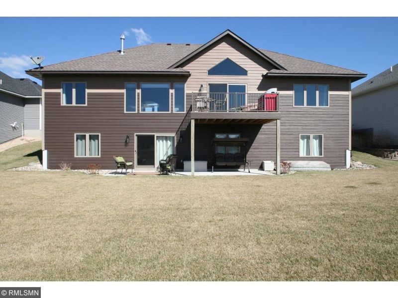 702 11th St NE, New Prague, MN 56071