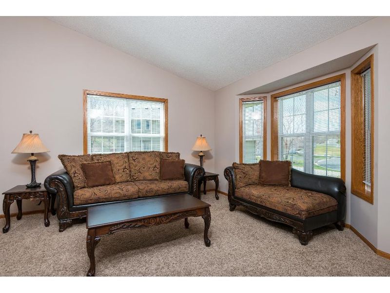 6472 Beckman Ave, Inver Grove Heights, MN 55077