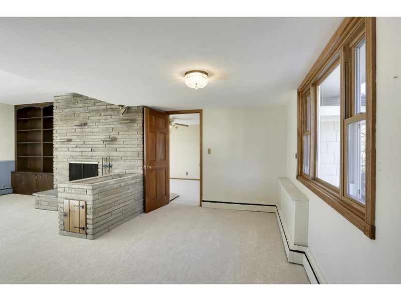5350 Perry Cir, Crystal, MN 55429