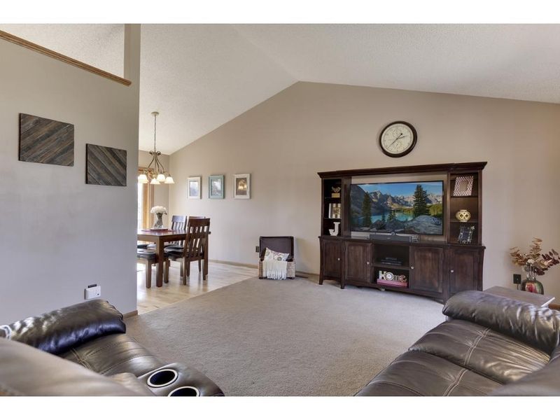 9679 82nd St S, Cottage Grove, MN 55016