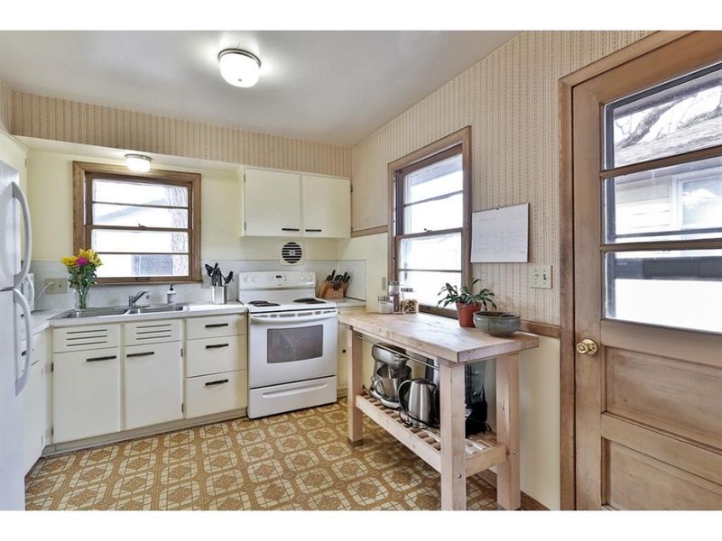 6915 W 24th St, Saint Louis Park, MN 55426