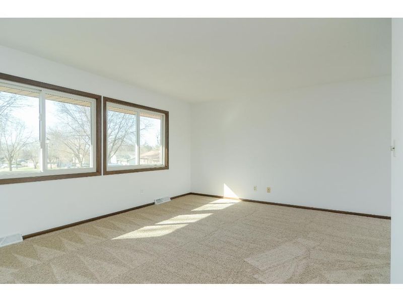 7804 73rd St S, Cottage Grove, MN 55016