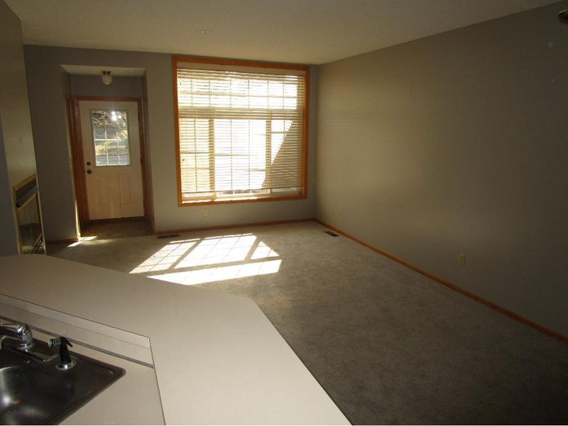 8765 Branson Dr, Inver Grove Heights, MN 55076