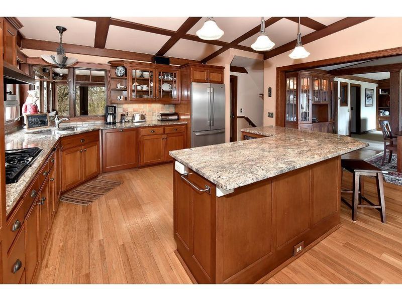 4936 Diane Dr, Minnetonka, MN 55343