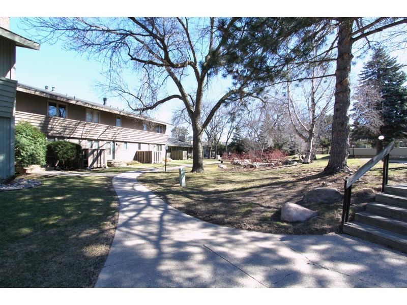 120 Windsor Ln, New Brighton, MN 55112