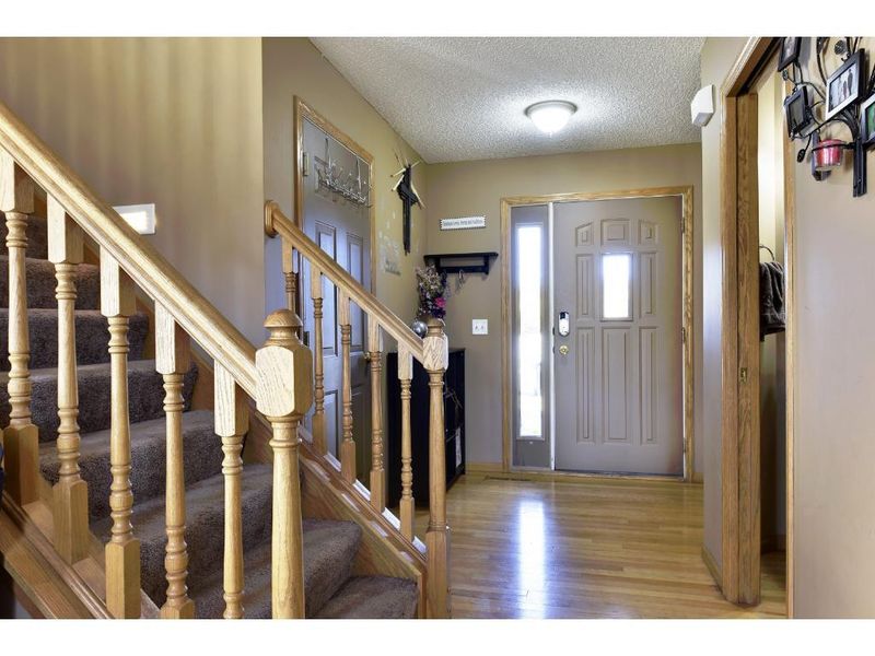 314 Bradbury Cir, Jordan, MN 55352