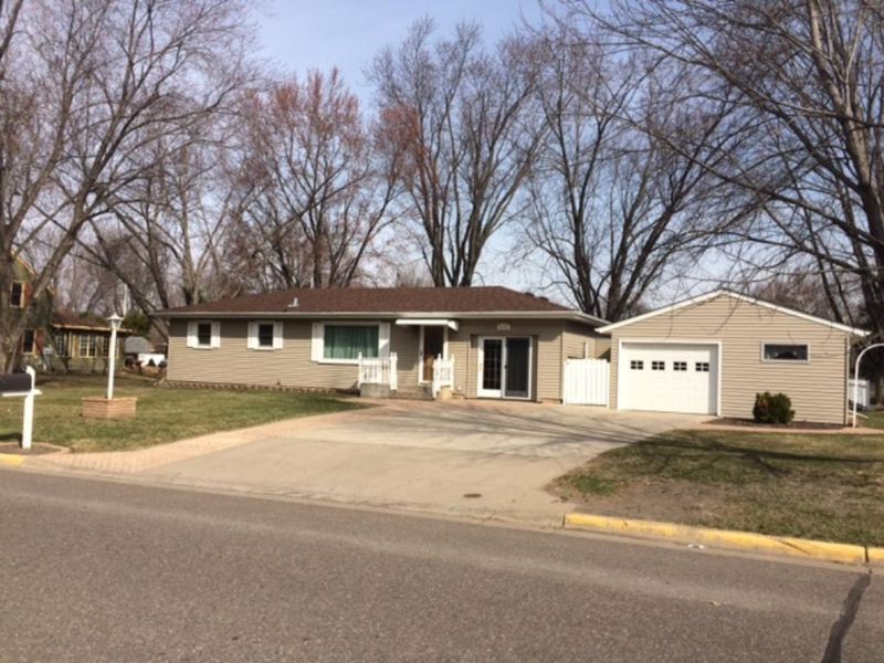610 5th Ave NW, Cambridge, MN 55008