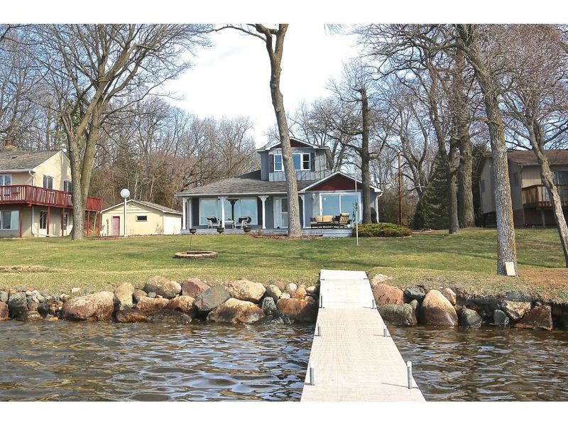 9077 N Shore Trl N, Forest Lake, MN 55025