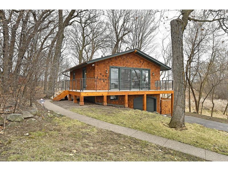 105 Birch Bluff Rd, Excelsior, MN 55331