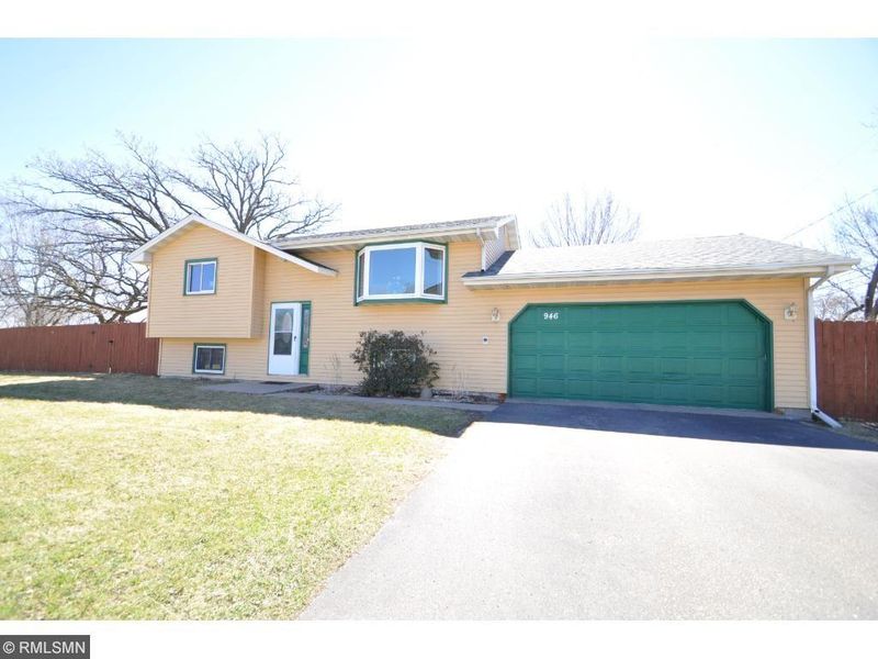 946 82nd Ave NE, Spring Lake Park, MN 55432