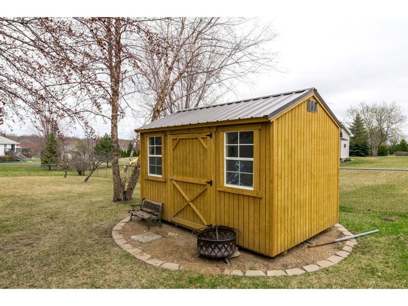 1507 Thistle Ln, Shakopee, MN 55379