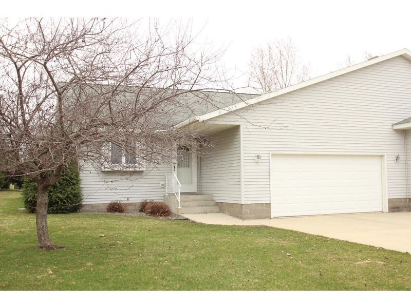 701 2nd Ave NE, Melrose, MN 56352